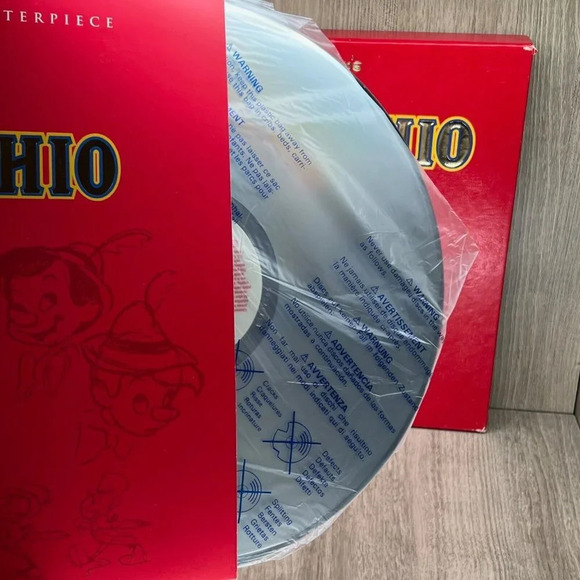 Walt Disney's Pinocchio Masterpiece Deluxe CAV LaserDisc Edition Complete Set - Picture 6 of 12